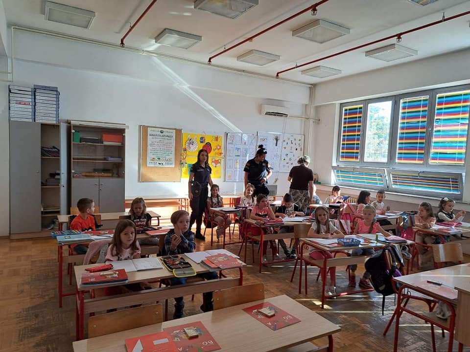 Акција “Поклон првацима”